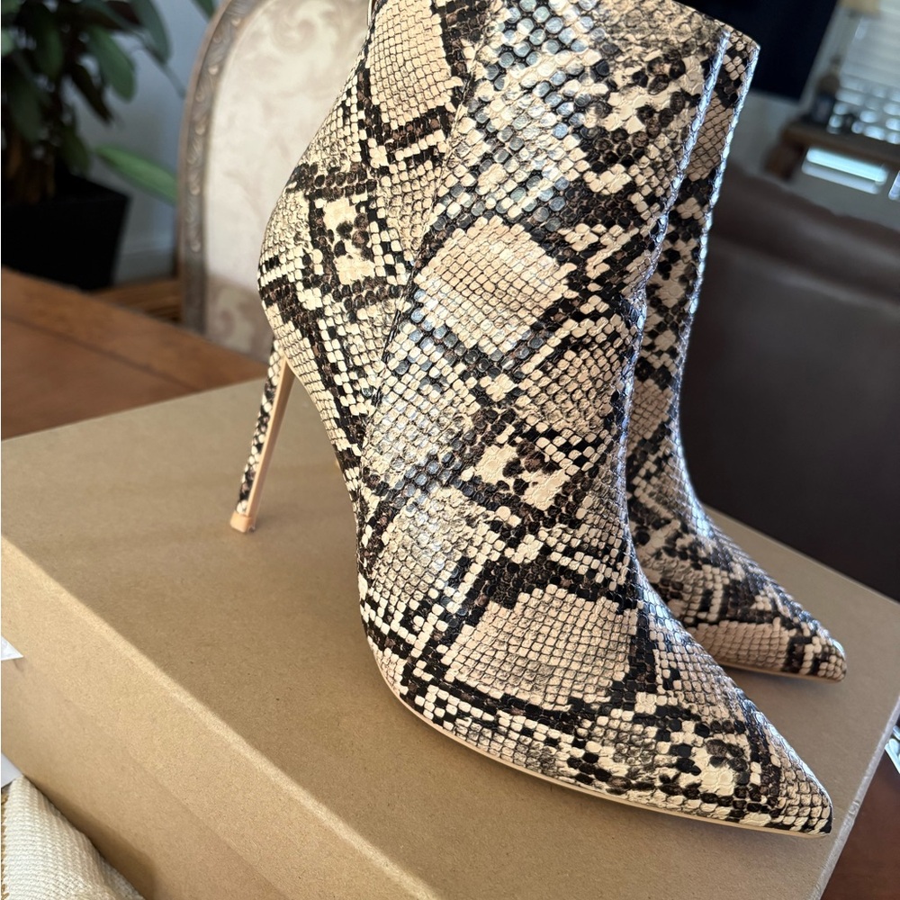 Snakeskin Pattern Stiletto Ankle Boots